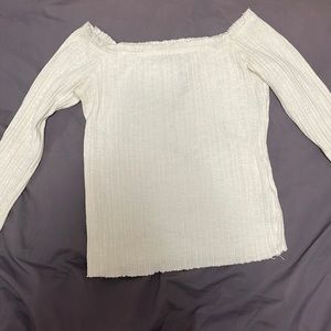 OFF SHOULDER TOP